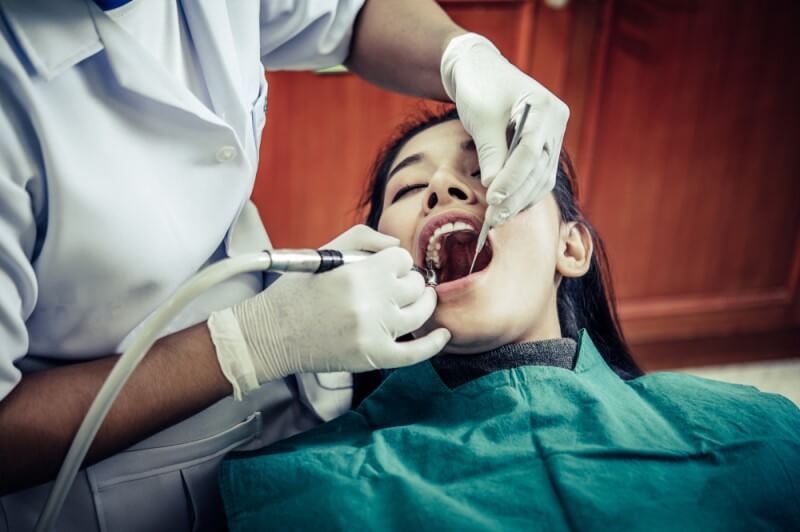 Próchnica zębów - przyczyny, objawy i leczenie
